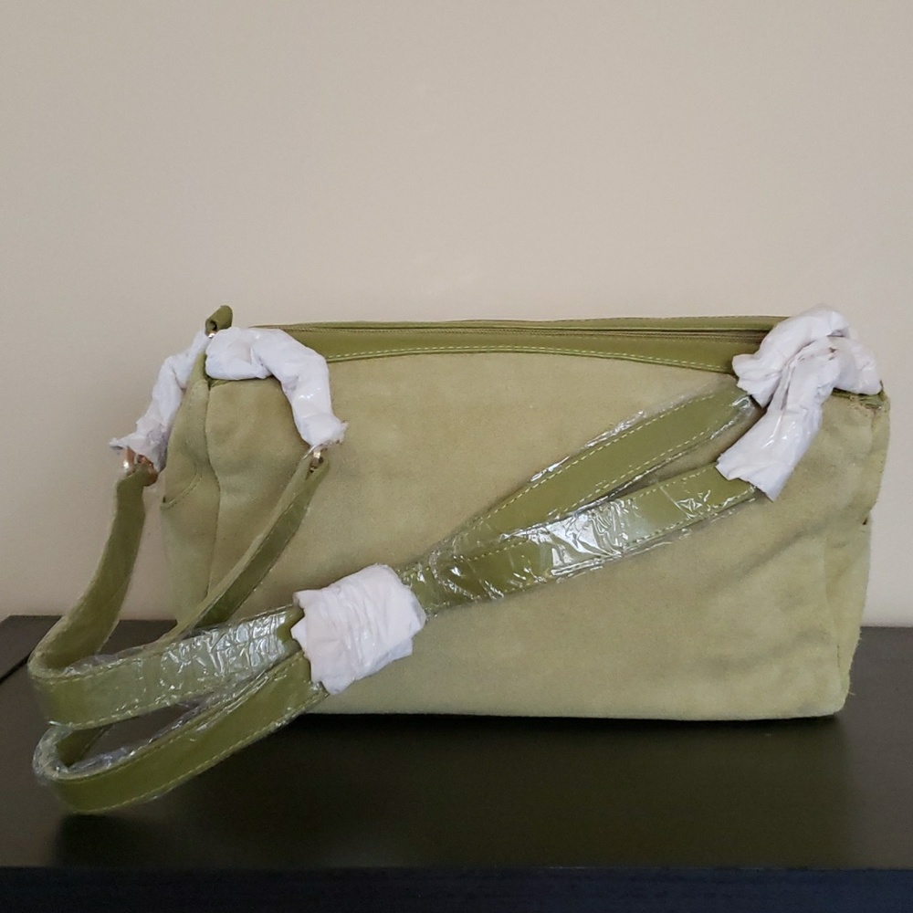 NWOT NewportNews Vintage Baguette Purse-Green